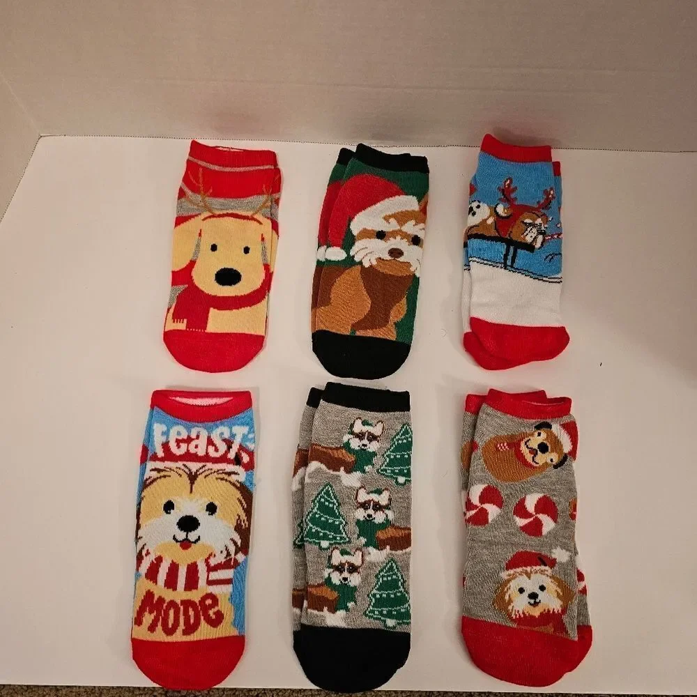 Cute no show socks Christmas doggie socks. Ladies size 9-11